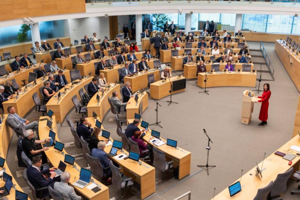 Инга Ругиниене в парламента във Вилнюс