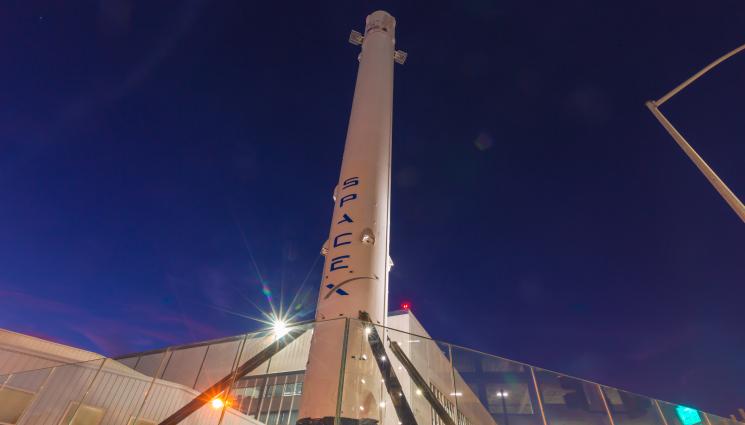 spacex - С МИСЪЛ ЗА ЛУНАТА: SpaceX планира да изстреля най-голямата ракета в човешката история!