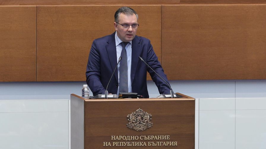 Правосъдният министър призова за отстраняване на Борислав Сарафов и от Следствието