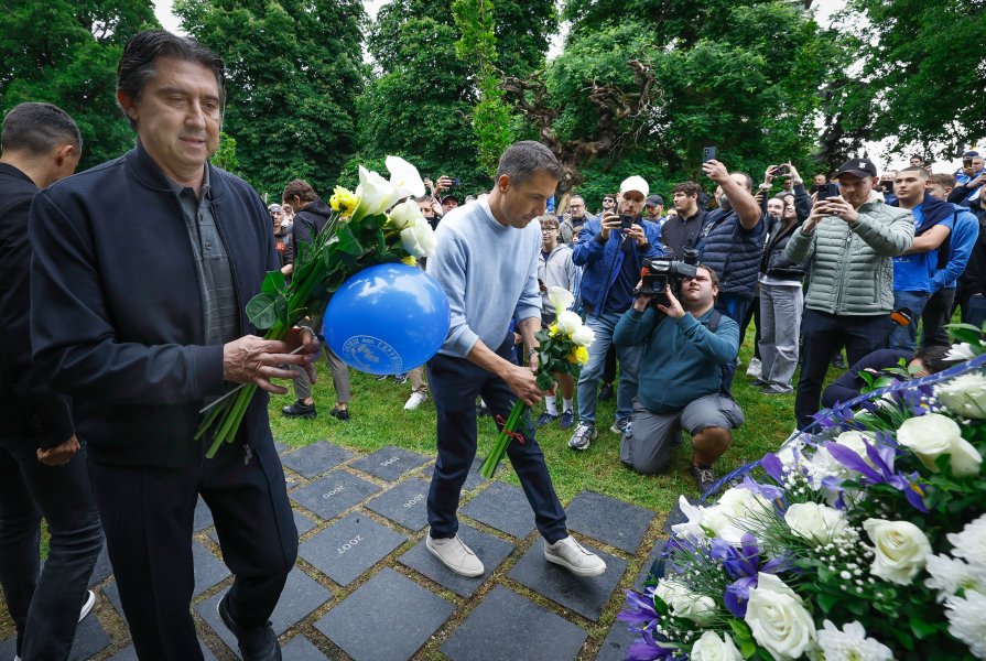 Левски1