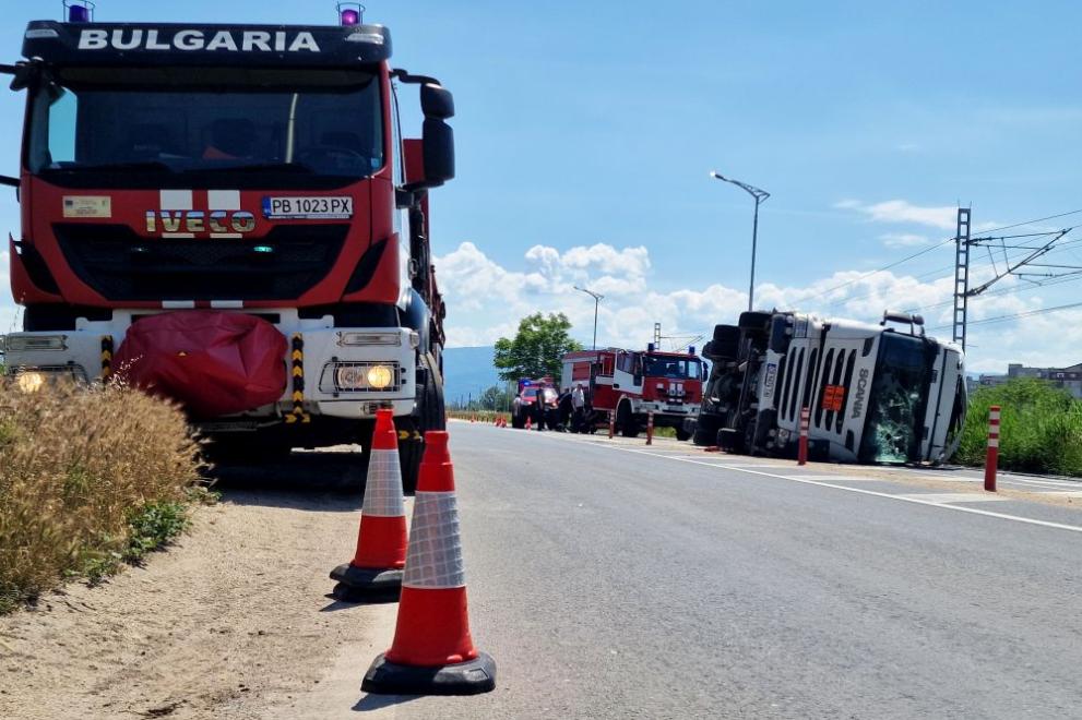  цистерна се обърна край Пловдив 