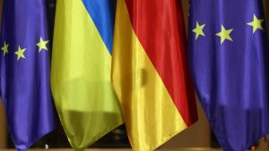 Знамената на ЕС Германия и Украйна