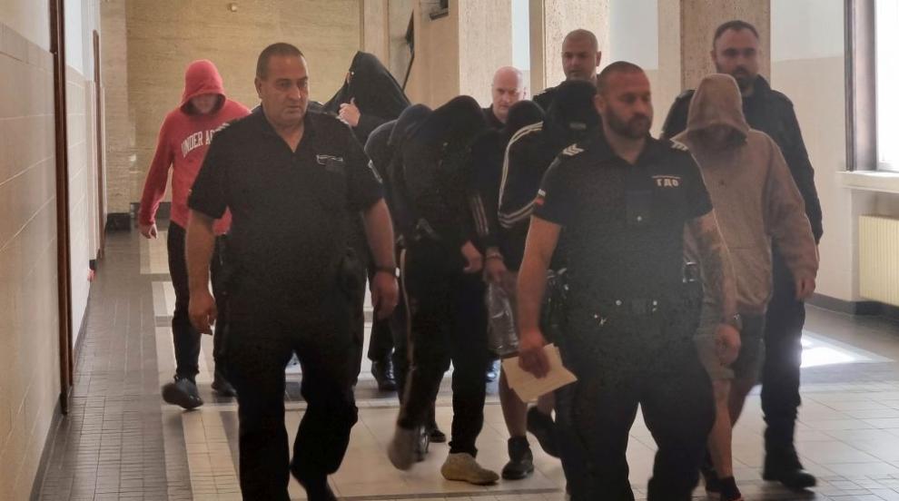 Постоянен арест за петима от дилърите, задържани в столичния квартал „Дружба“