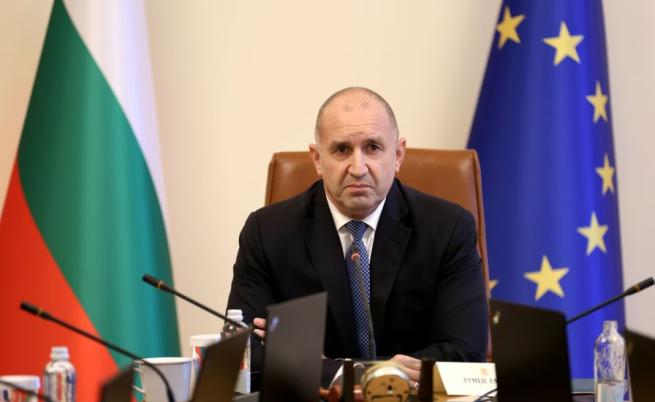 Румен Радев: Нито едно евро, нито цент, няма да бъдат отнети от българския пенсионер