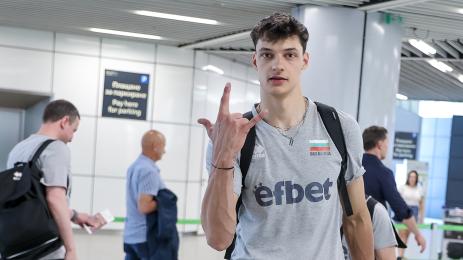 Алекс Николов