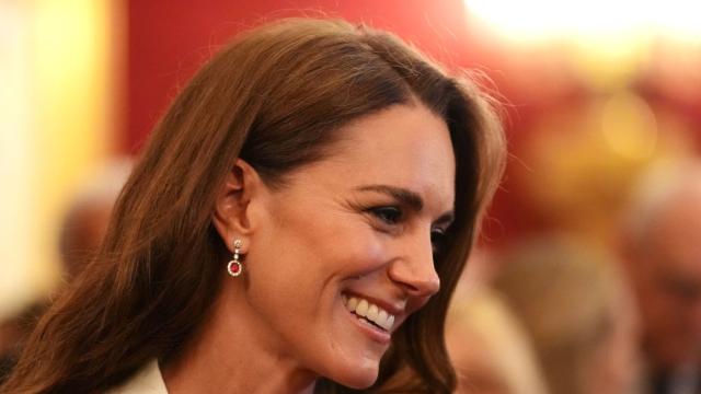 Кейт Мидълтън изненада с рядък публичен жест на обич към принц Уилям (СНИМКИ)