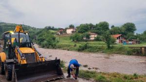 Около 30 къщи са наводнени в село Тича няма бедстващи