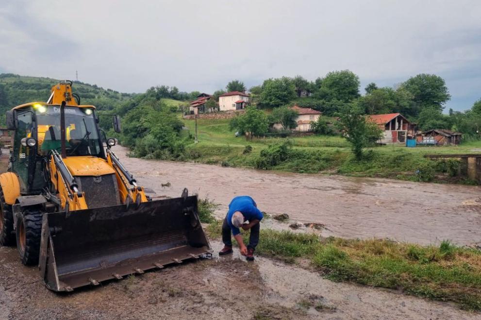 Около 30 къщи са наводнени в село Тича, няма бедстващи