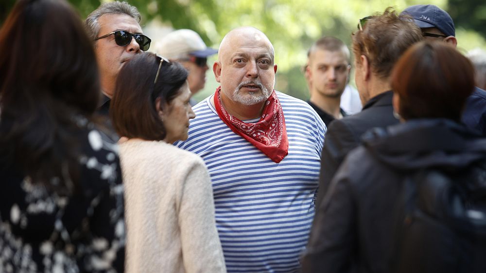 Поклонението пред Любен Дилов-син