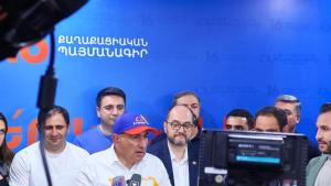 След вчерашните парламентарни избори в Армения Граждански договор отново ще