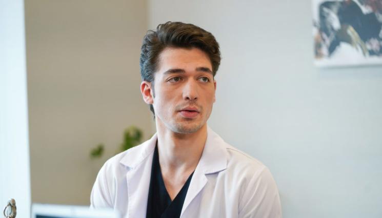 Демирхан Демирджиоглу - Кой е Ураз от сериала „Преродена”? Славата на Демирхан Демирджиоглу изгрява от реклама за чай!