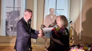 Министърът на културата Евтим Милошев връчи отличието посмъртно на съпругата