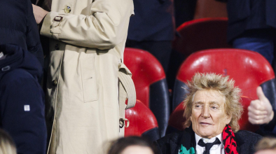 Критики за Rod Stewart, който отмени свой концерт и отиде на футболен мач