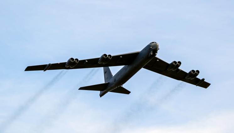 Боинг Б 52 Стратофортрес - ТРАГЕДИЯ С ЯДРЕН БОМБАРДИРОВАЧ: Б-52 падна край военна база в Калифорния