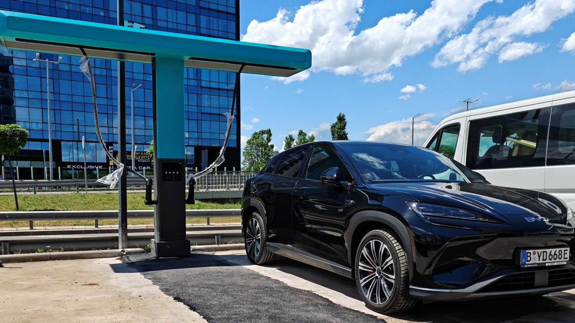 byd зарядна станция