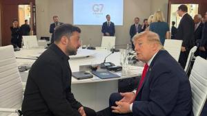 Президентът на Украйна Володимир Зеленски разговаря с президента на САЩ
