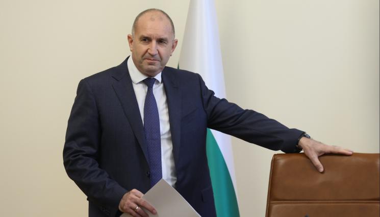 Радев - ВЕТО: Радев блокира новия пакет санкции срещу Русия