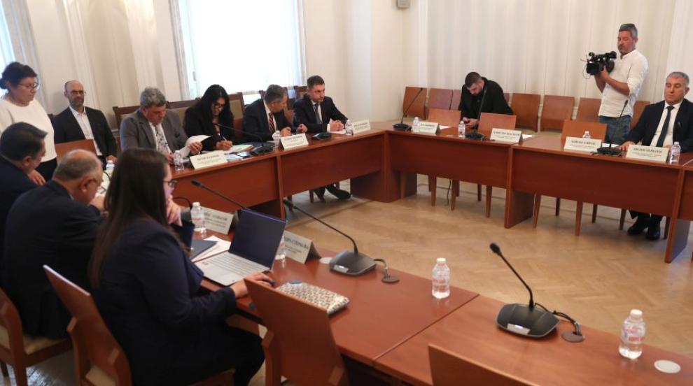 На първо четене в комисия: Парламентът ще решава кой да бъде охраняван от НСО