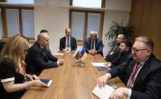 Румен Радев разговаря с Володимир Зеленски