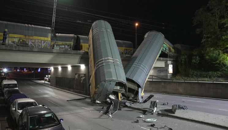 влак мост