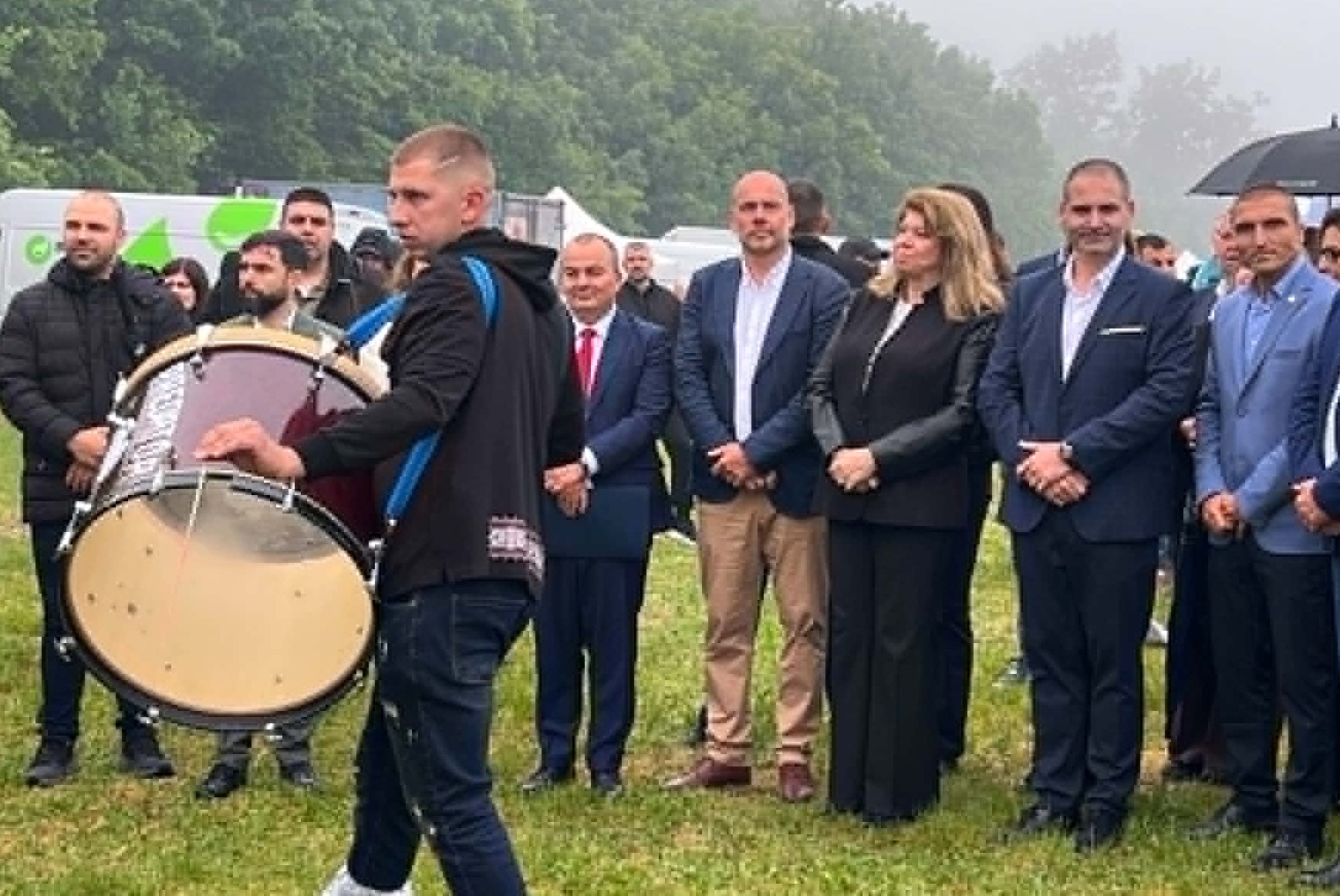 Симеон Караколев с Илияна Йотова и Пламен Абровски