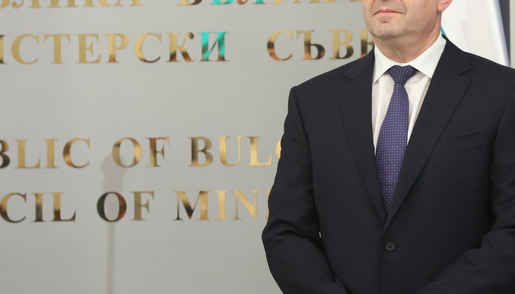 Румен Радев - РАДЕВ: Само с обединени усилия, ще направим качествен скок в развитието на икономиката!