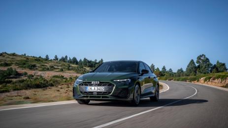 Audi освежи A3 с нов технологичен интериор с панорамен екран и по-малко бутони