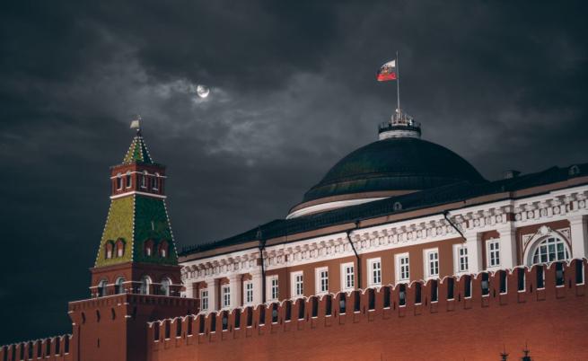 Шпионски скандал в Москва: Путин уволни пазителя на тайните на Кремъл