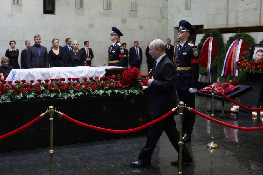 <p>Путин изпрати в последния му път Сергей Иванов.</p>