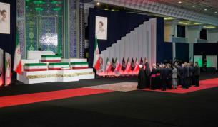 <p>Първи кадри от погребението на Хаменей, мистериозен генерал се появи от укритие</p>