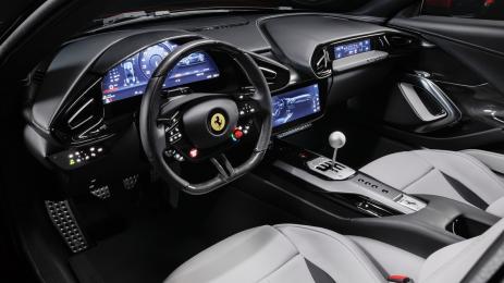 Ferrari най-накрая върна ръчната скоростна кутия. Донякъде