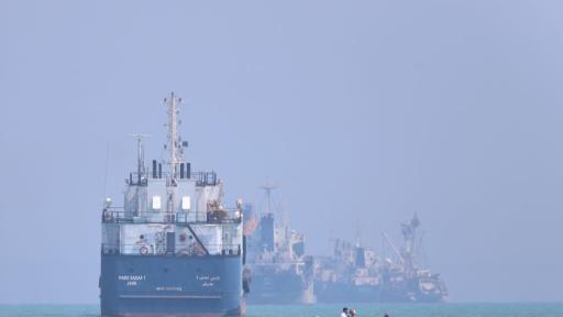 <p>На ръба на нова криза: САЩ възобновиха блокадата на иранските пристанища</p>