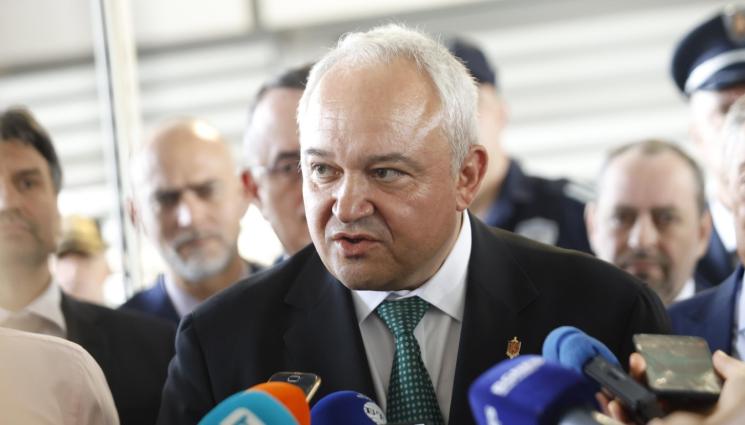 ф - Демерджиев: Има доста странни обстоятелства, свързани с действията на Десислава Атанасова