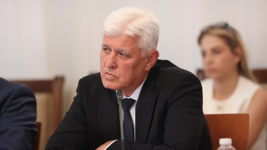 Военният министър планира смяна на ръководството на "Терем – Холдинг"