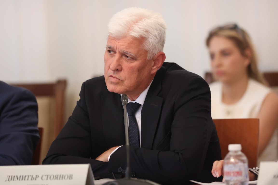 Военният министър планира смяна на ръководството на "Терем – Холдинг"