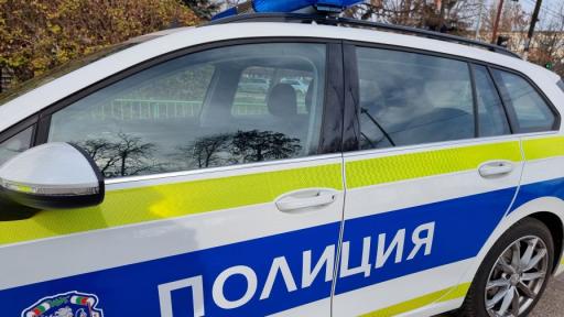 14-годишен опита да избяга от полицията, заби се челно в патрулка
