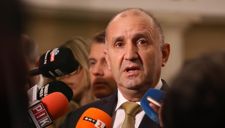Румен Радев - РУМЕН РАДЕВ: Сглобката е жива и се опитва да възпрепятства борбата с олигархията!
