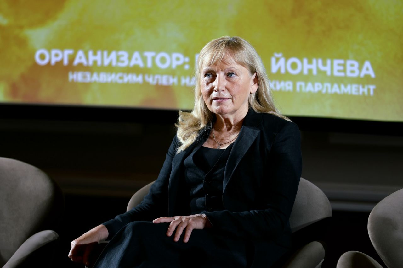 Елена Йончева сезира Европол и Интерпол за политическо наблюдение през МВР
