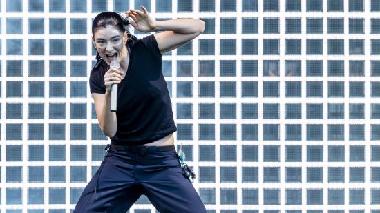 Lorde разкритикува Spotify за AI описанията на песните: „Не искаме това“