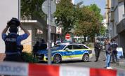 Човек е в критично състояние, криза със заложници в Германия