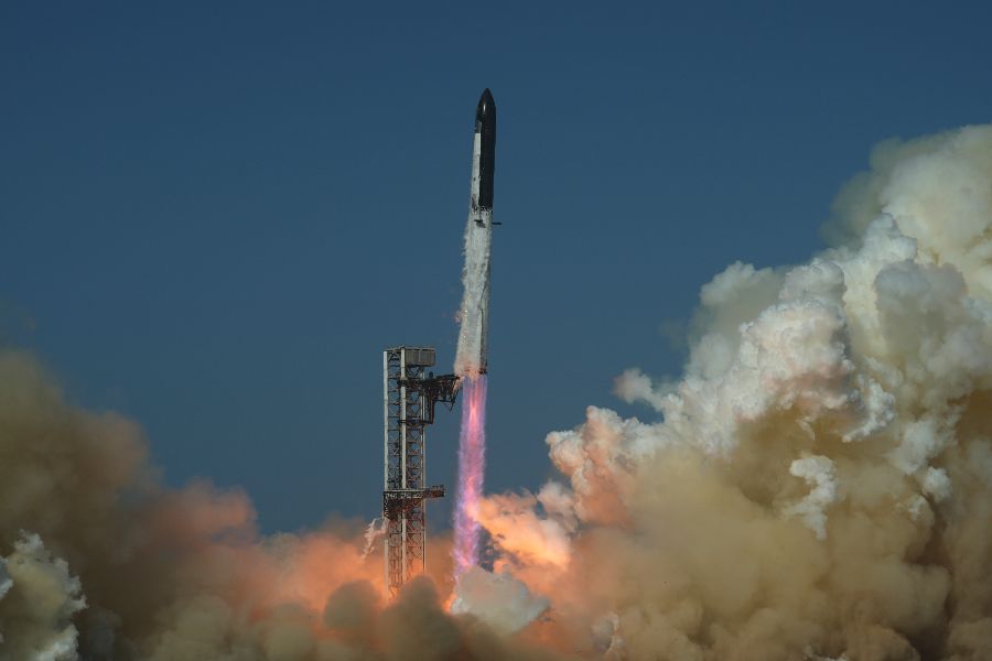 <p>Ракетата Starship изпълни нов тестов полет.</p>