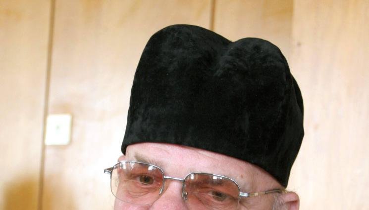 отец Гелеменов - Заради панихида на католик мъченик: Екзорсист №1 у нас  остана без пенсия!