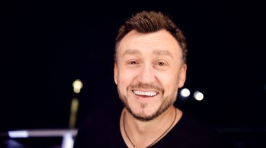 Любо Киров представя новия си сингъл „Там“