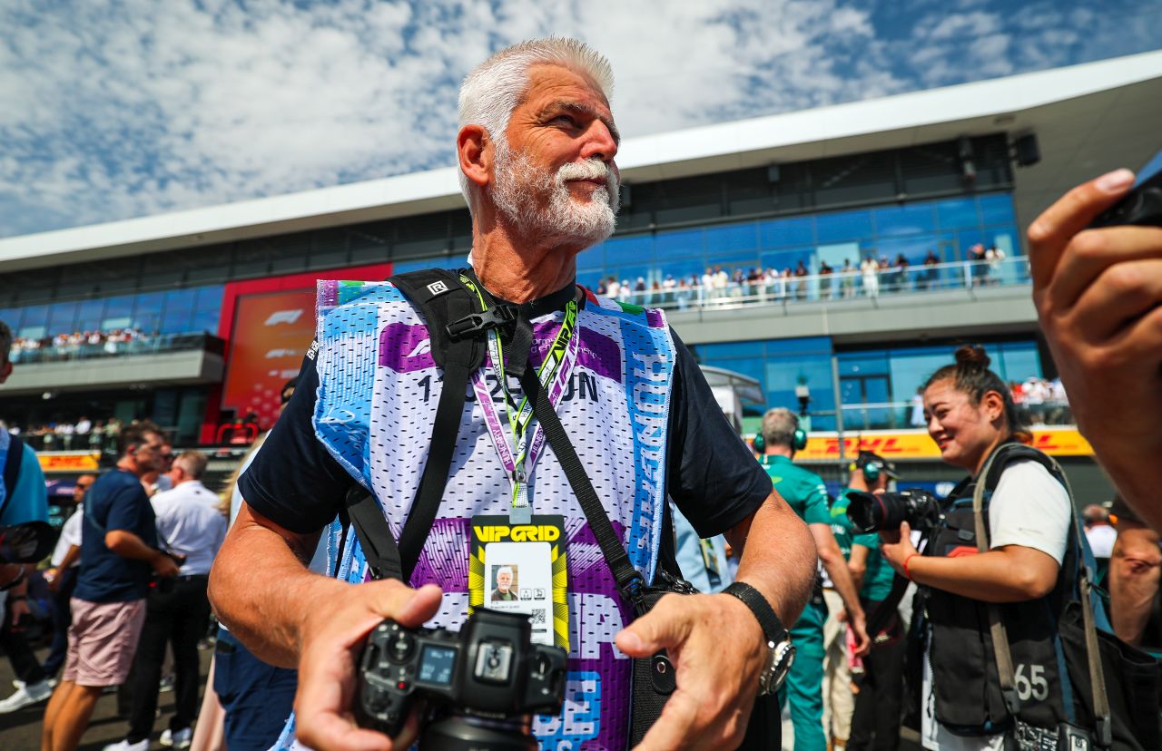 Необичайна роля: Президентът на Чехия стана фотограф на Формула 1