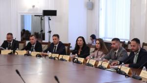 Комисията по външна политика провежда редовно заседание в Народното събрание