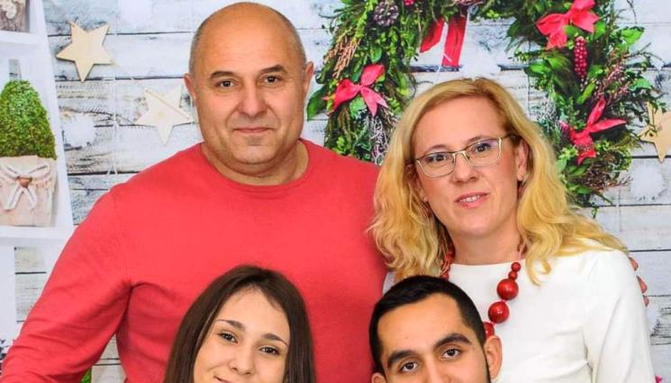 пъпеши шампиони - Шампиони отглеждат плантация с дини