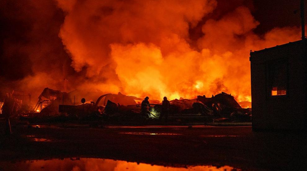 Русия твърди, че Украйна е атакувала две нейни рафинерии, Киев отрича