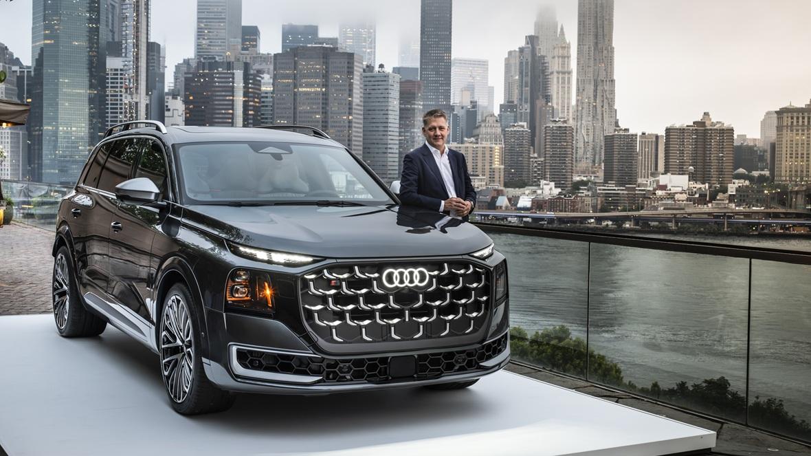 Audi Q9 Гернот Дьолнер