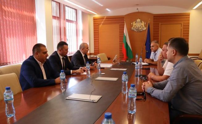 Абровски обеща по-силен контрол върху вноса на плодове и зеленчуци