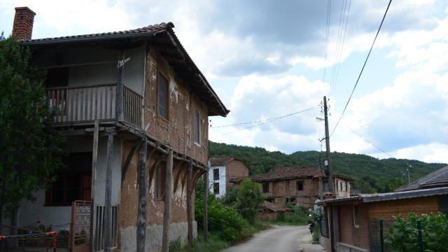 Единственото албанско село в България – 390-годишен мост между българи и албанци